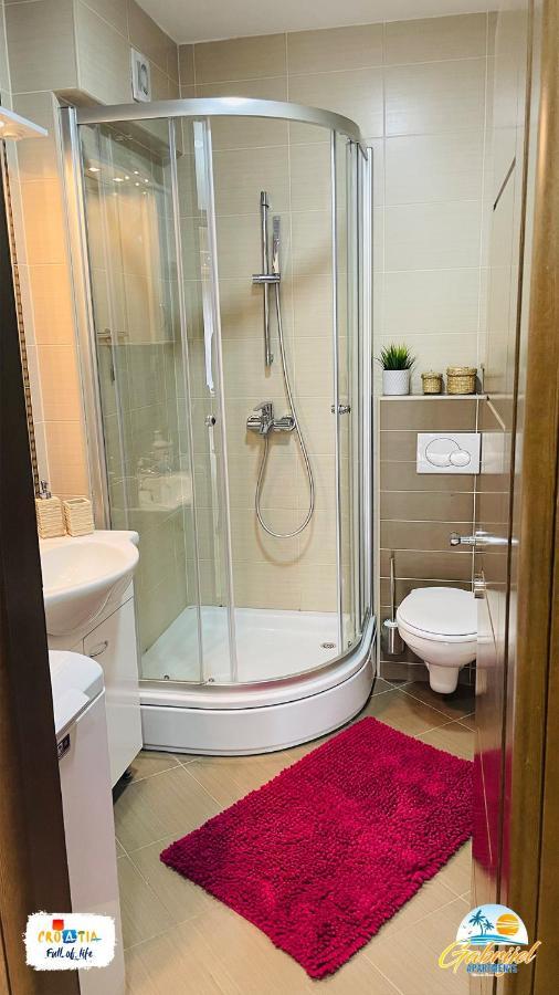 Apartment Gabrijel 1 Makarska